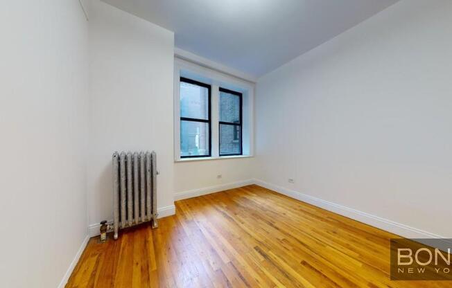 2 beds, 1 bath, $4,250, Unit 307