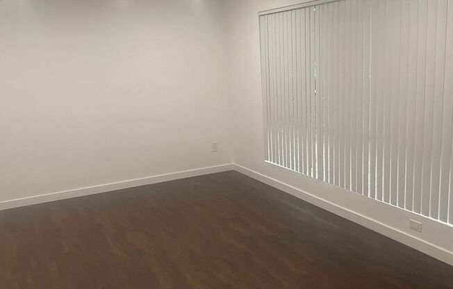 Studio, 1 bath, 325 sqft, $1,495, Unit 10