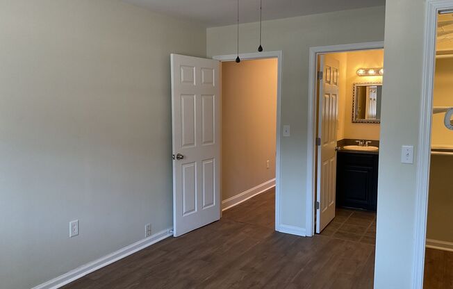 2 beds, 2 baths, $1,000, Unit 9K Wilkerson Rd