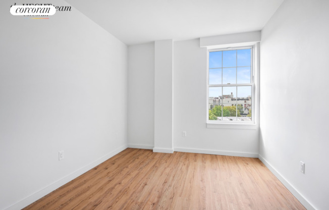 2 beds, 1 bath, $4,500, Unit 3C