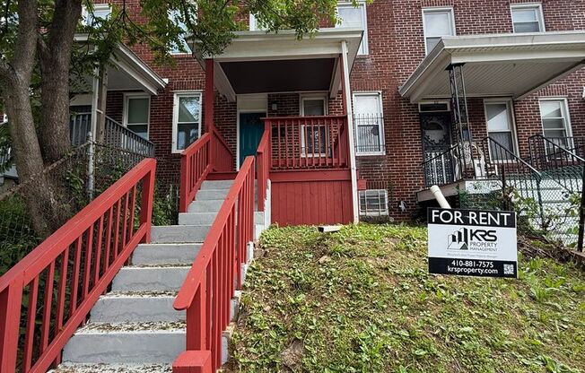 Move-In Ready 3BR Home with Modern Updates & Fenced Yard in Baltimore