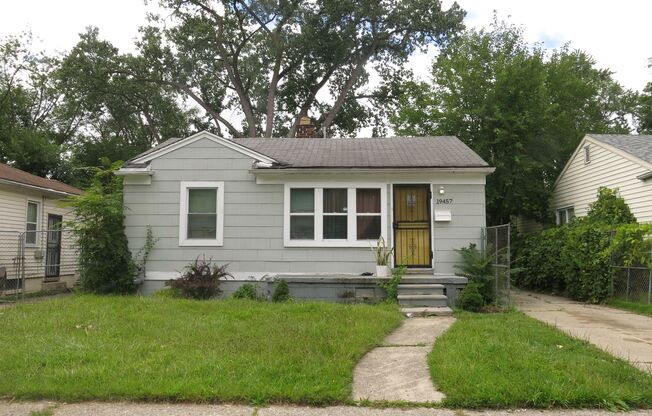 19457 Gilchrist 2bed/1bath with great eat in kitchen and fenced in yard located in Greenfield