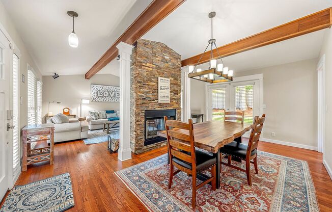 4 BEDROOM - CHASTAIN PARK - AMAZING!