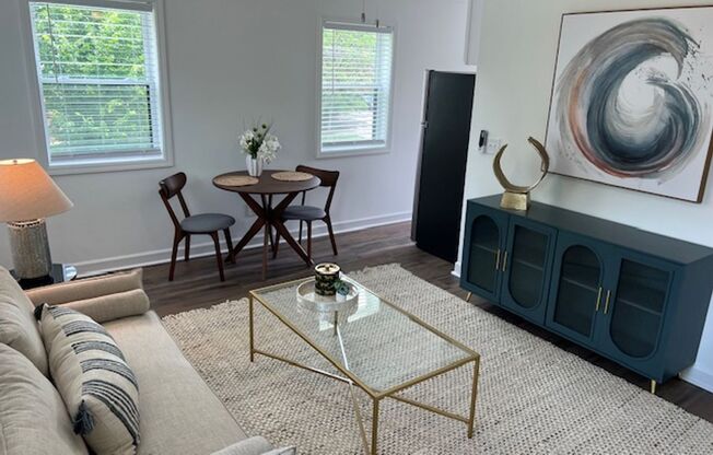 315 West Trinity Avenue - Lee Ray Bergman