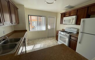 2 beds, 1 bath, $2,295, Unit 3144