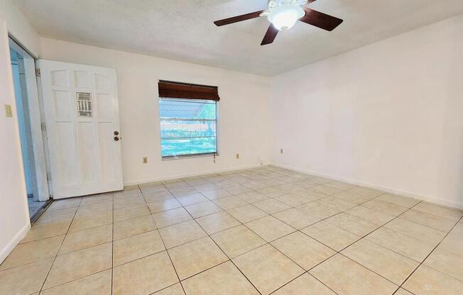 1416 WARWICK PL