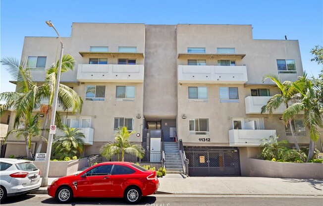 11312 Huston St