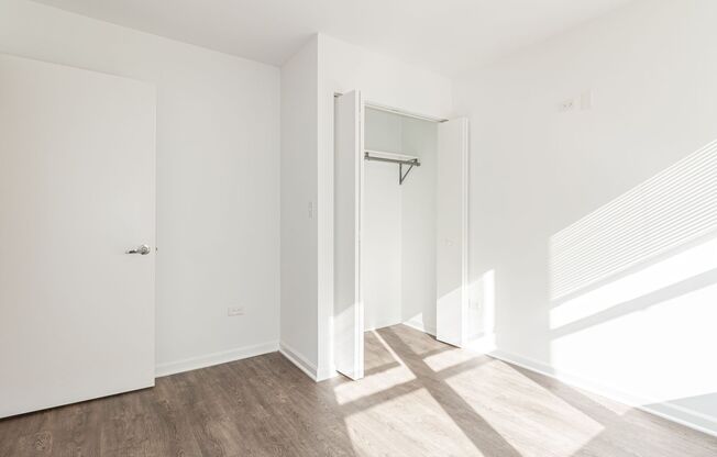 2 beds, 1 bath, $2,325, Unit 411