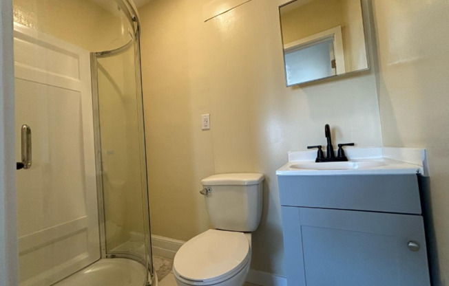 526 W 49 ST