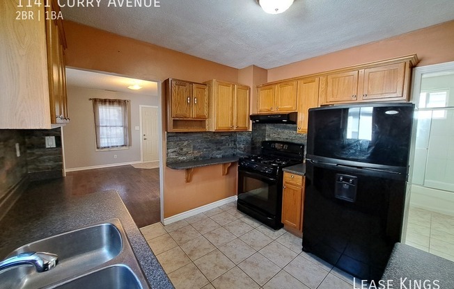 1141 CURRY AVE
