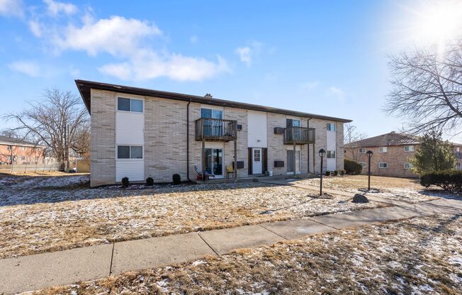 Lewis Street Apartments