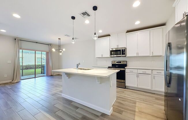 3 beds, 2.5 baths, $2,250