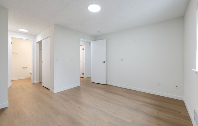 2 beds, 2 baths, 1,100 sqft, $2,095, Unit 402