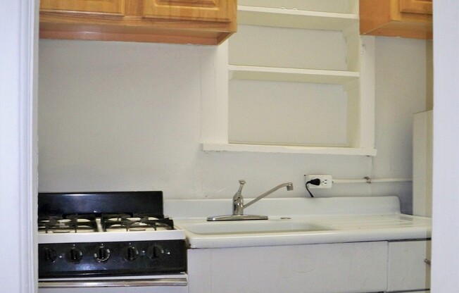 1 bed, 1 bath, 2 sqft, $950, Unit #304