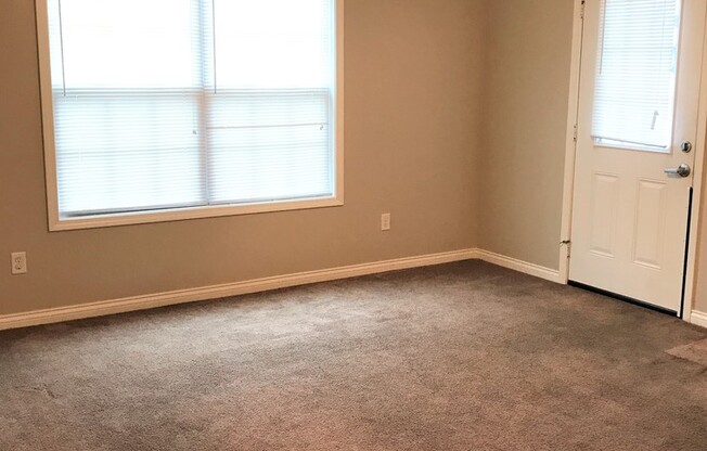 1 bed, 1 bath, 822 sqft, $775, Unit C10