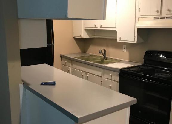 1972 Cambridge Drive, Unit 14