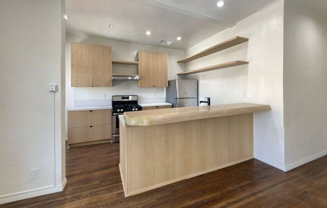 Studio, 1 bath, 450 sqft, $2,050, Unit 207