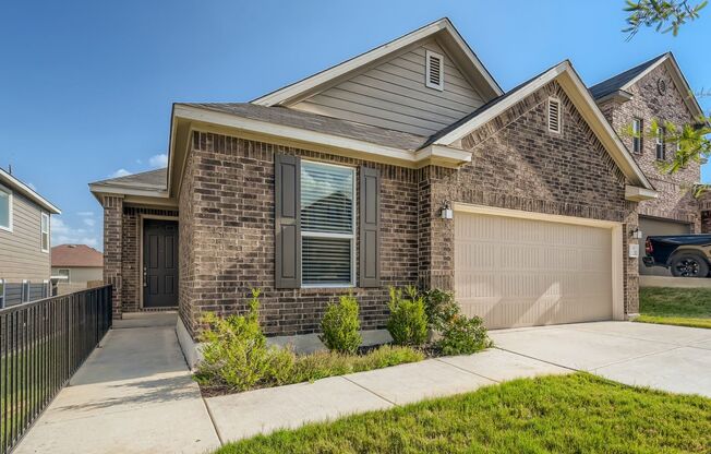 $500 first months rent! 4 bedroom house located 15 minutes from Lackland AFB