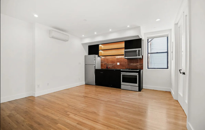 568 LAFAYETTE AVE