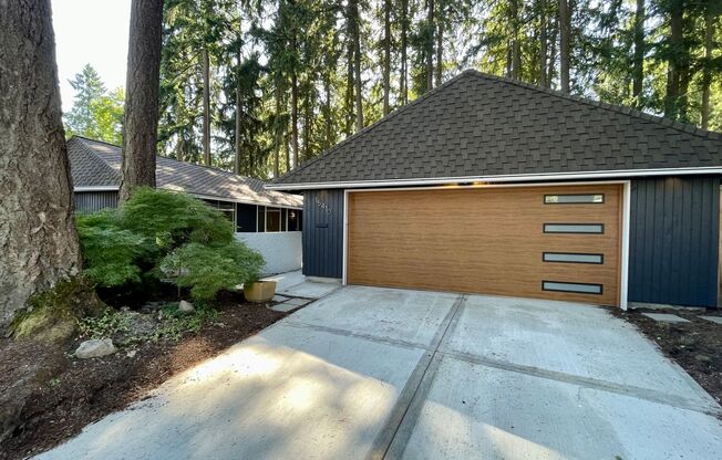 Beaverton 4 Bed + 2 Bath House - W/D, Walking Trails, EV Charging and MORE!!