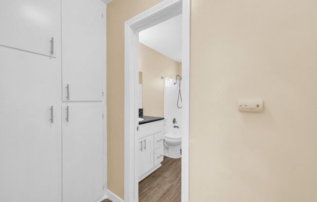 1 bed, 1 bath, 432 sqft, $1,900, Unit 10132.5
