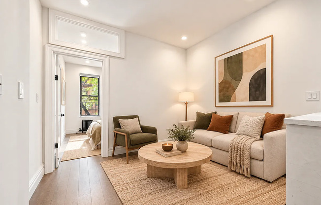 2 beds, 1 bath, $6,750, Unit 7