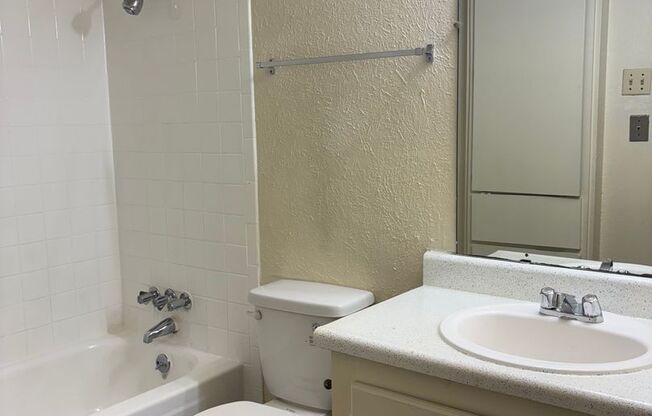 1 bed, 1 bath, 650 sqft, $950