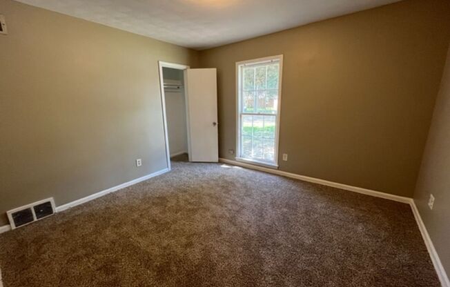 4 beds, 1 bath, $1,349