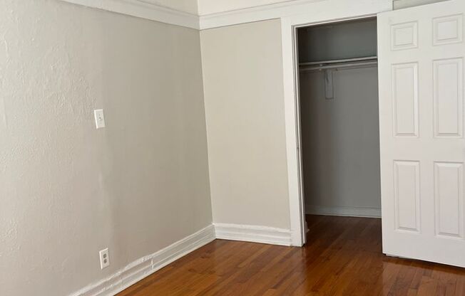 1 bed, 1 bath, $1,375, Unit 318