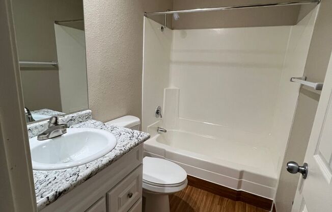 2 beds, 1 bath, 760 sqft, $1,229, Unit 162