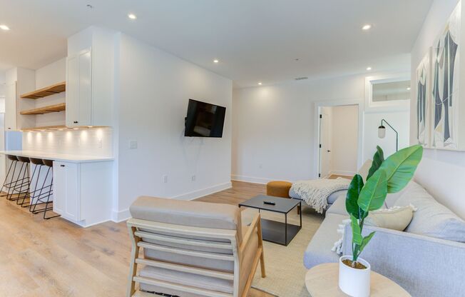 1 bed, 1 bath, 110 sqft, $1,490