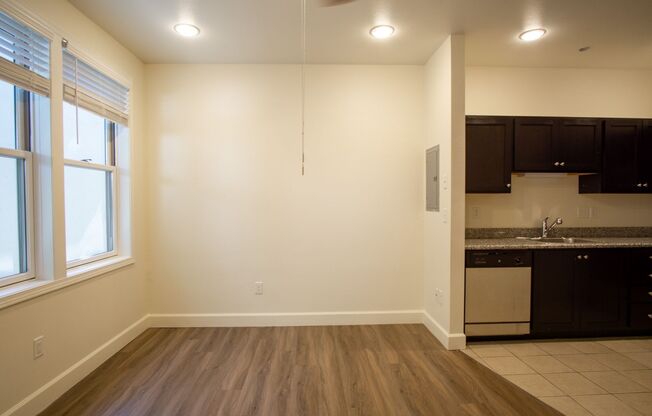 Studio, 1 bath, $1,015, Unit 05