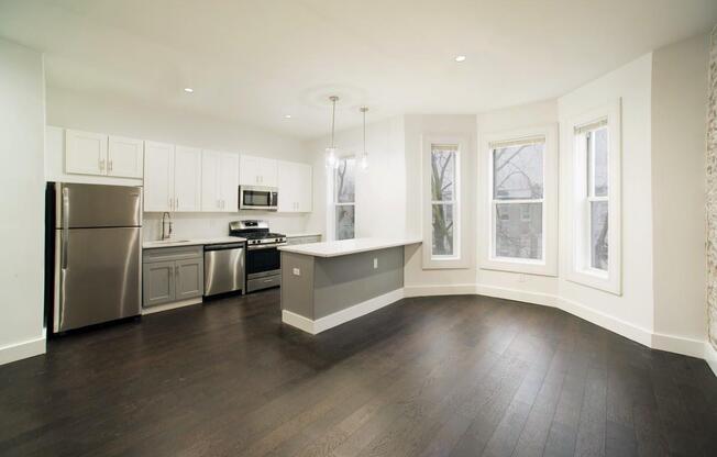 359 E 25 ST