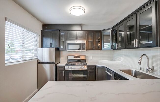 Studio, 1 bath, 300 sqft, $1,550, Unit 01