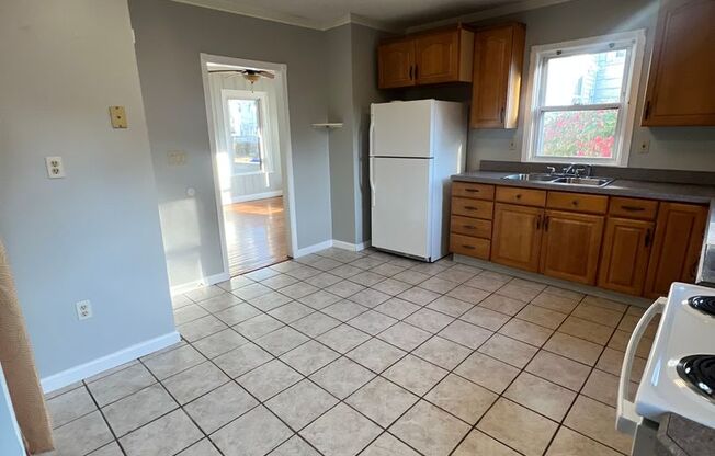 3 beds, 1 bath, $1,949