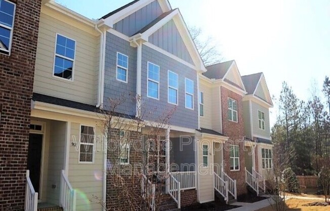904 LAUREL GATE DR