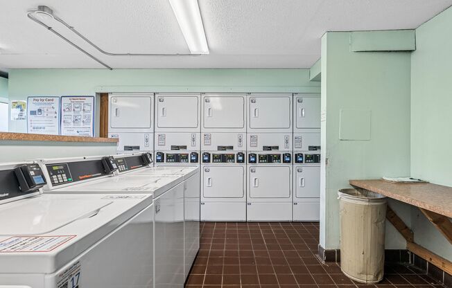 1 bed, 1 bath, 800 sqft, $1,350, Unit 306