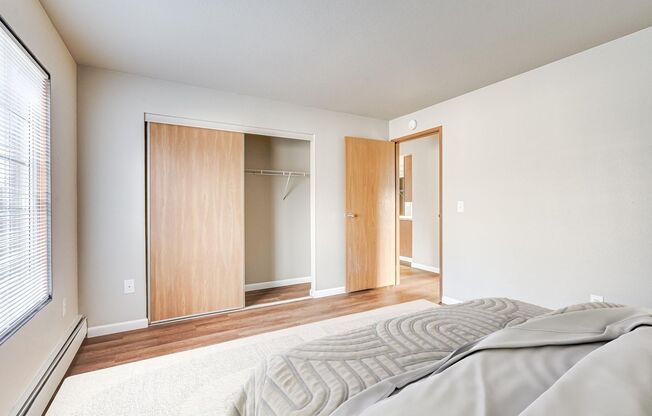 2 beds, 1 bath, 725 sqft, $1,099, Unit D202