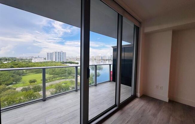 2 beds, 2 baths, $3,750, Unit # 1204