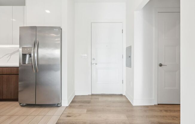 2 beds, 2 baths, 980 sqft, $2,850, Unit 302