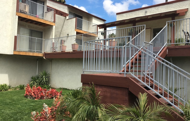 Studio, 1 bath, 550 sqft, $1,695, Unit 01