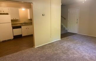 1 bed, 1 bath, 900 sqft, $805, Unit 1108 HOLIK SQ-Unit D