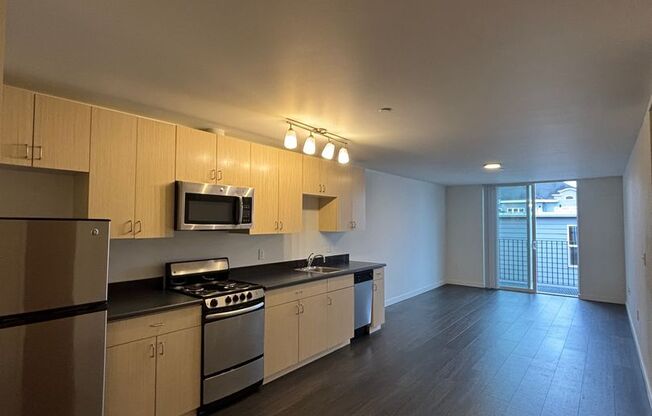 2 beds, 1 bath, 656 sqft, $2,195, Unit 307