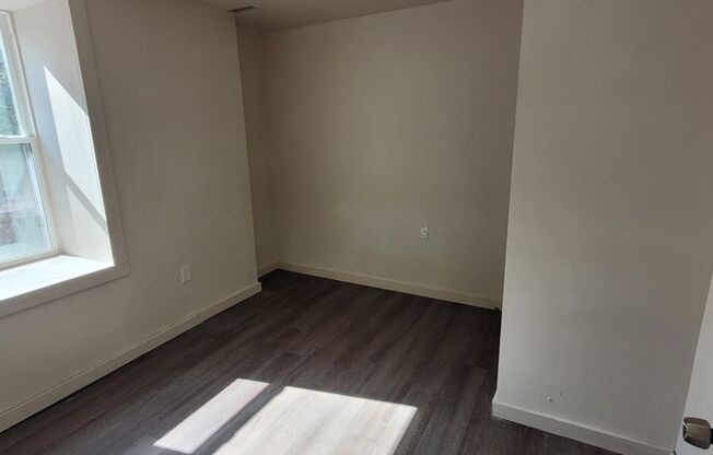 1 bed, 1 bath, 650 sqft, $1,600