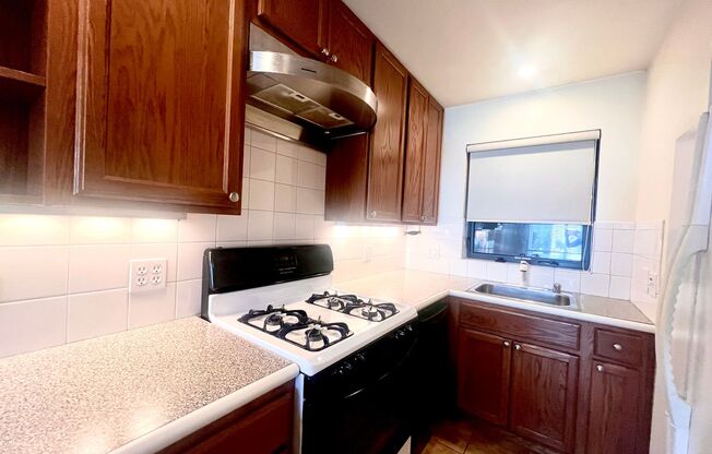 Great Mission Location!! Fresh 1 bedroom/1 bath with utilities included!