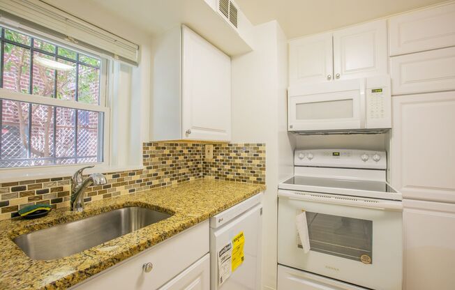1 bed, 1 bath, $1,895, Unit (#B2)