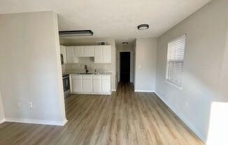 1 bed, 1 bath, $900, Unit D