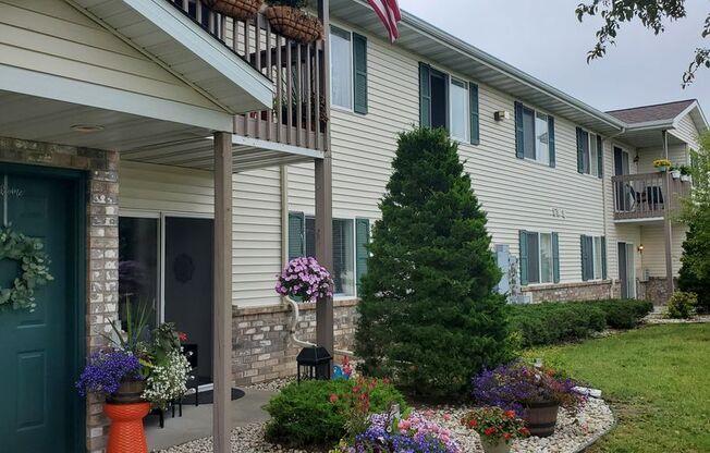 2 beds, 1 bath, 1,010 sqft, $1,269, Unit PL   4103
