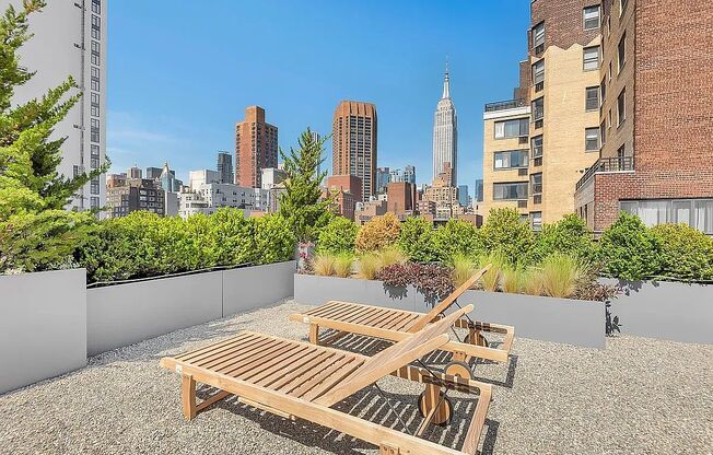 210 E 36 ST
