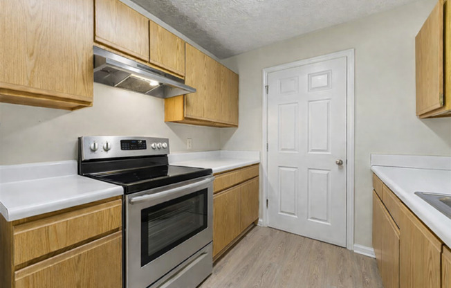Spacious 2nd Floor Condo in Lithonia, Georgia -- Vouchers Accepted